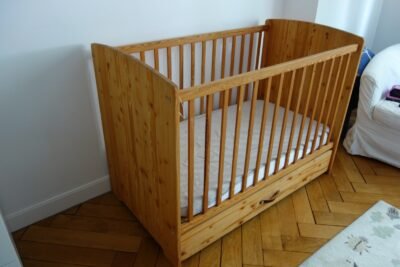 Lit bébé démonté